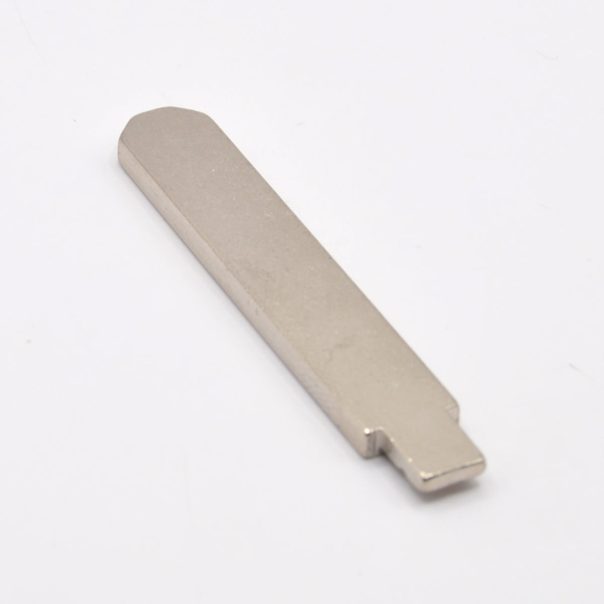 HON66 flip key blade for KEYDIY and Xhorse remotes, showing the mounting end