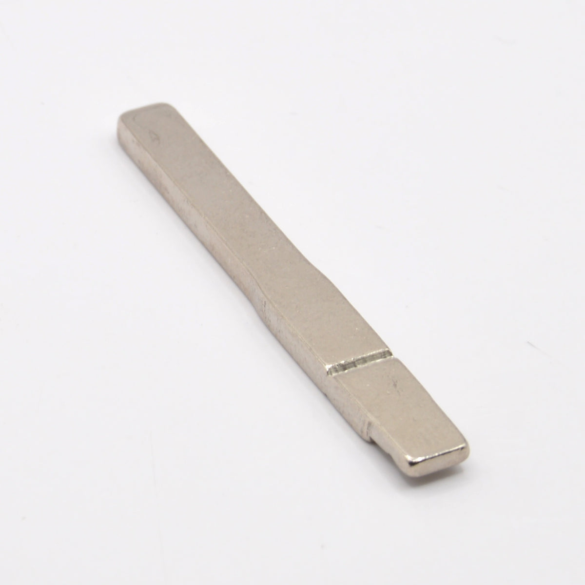 HU101 flip key blade for KEYDIY and Xhorse remotes, showing the mounting end