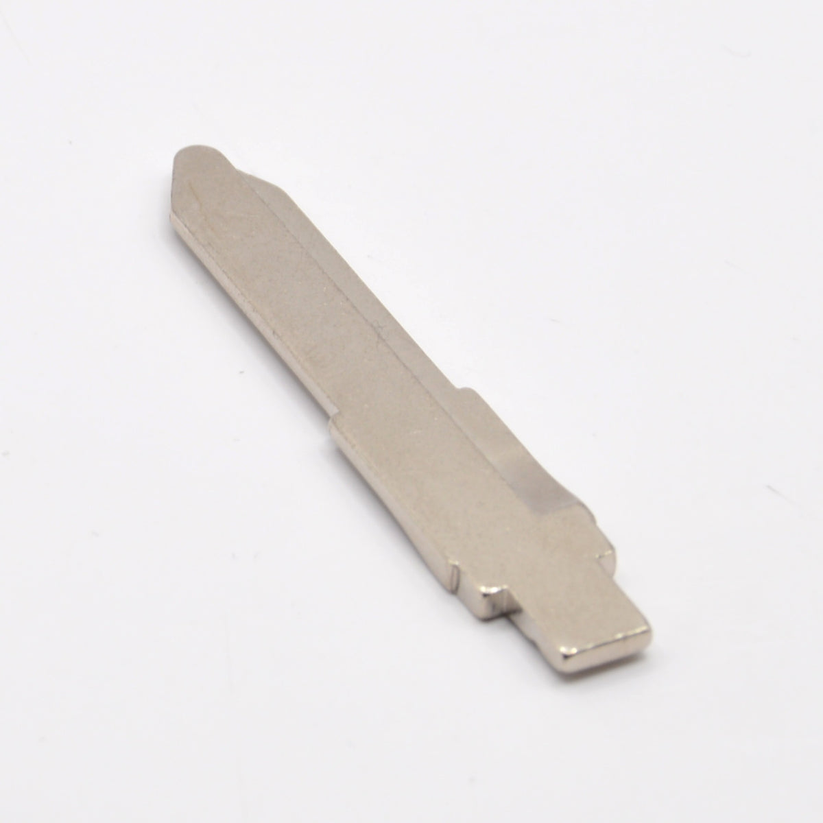MAZ24R flip key blade for KEYDIY and Xhorse remotes, showing the mounting end